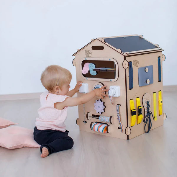 Quels jeux Montessori pour bebe 1 an