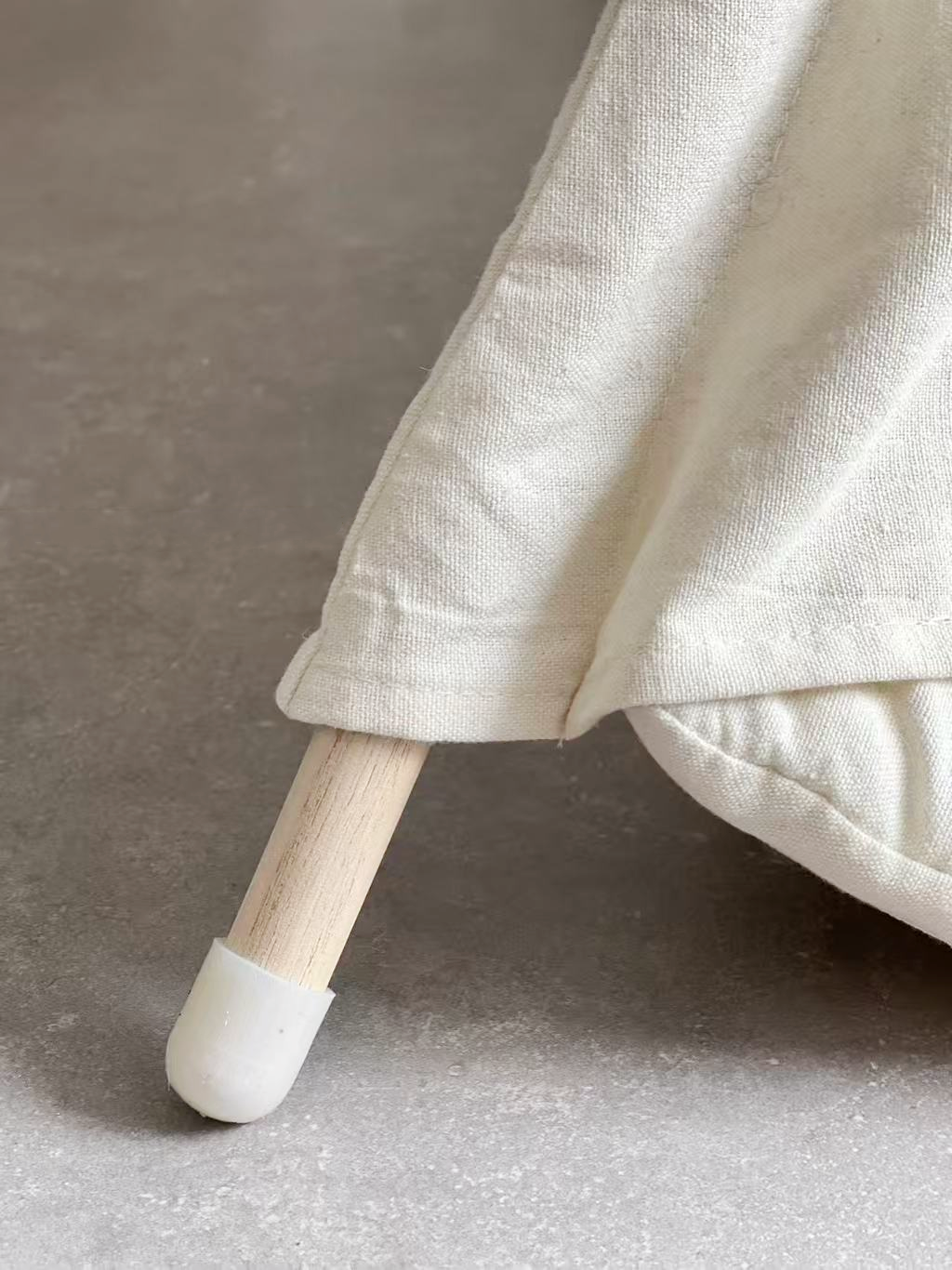 Tipi enfant avec tapis et guirlandes - Nouvelle version