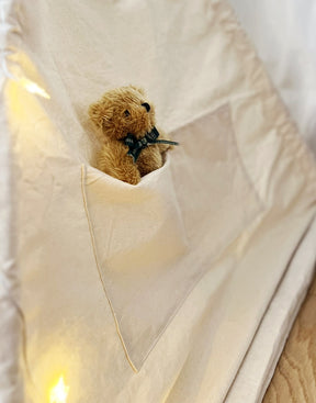 Tipi enfant avec tapis et guirlandes - Nouvelle version