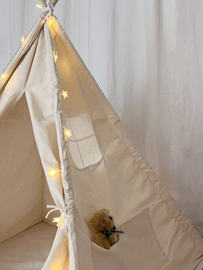 Tipi B enfant avec tapis avec guirlandes