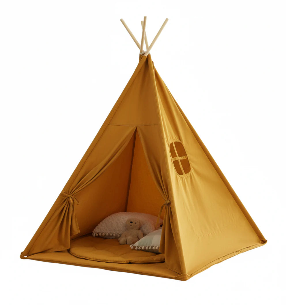 Tipi enfant avec tapis et guirlandes